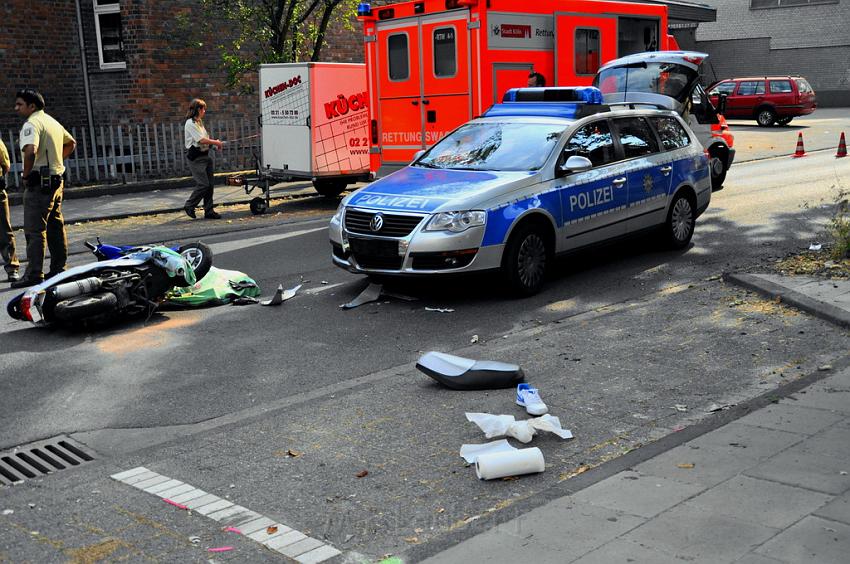 VU nach Verfolgungsfahrt Koeln Ossendorf Frohnhofstr P14.JPG